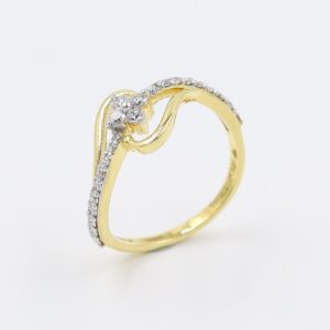 Sleek Vine Pattern 24 Stone Diamond Ring