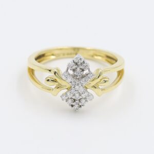 Mesmerizing Yellow Gold Natural Diaomnd Ring