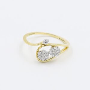 14 Kt Yellow Gold Elegant Floral Real Diamond Ring