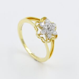 14kt yellow gold stunning flower ring with multipal diamond setting