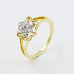 14kt yellow gold stunning flower ring with multipal diamond setting