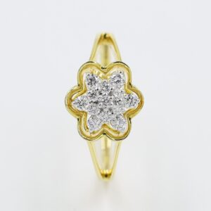 14kt yellow gold stunning flower ring with multipal diamond setting