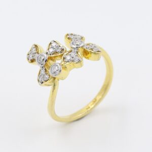 18Kt Yellow Gold Real Diamaond Ring With Unique Flower Shape