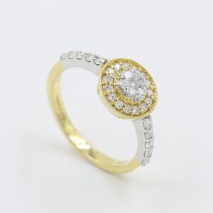 14Kt Yellow Gold Ring With Pressure Setting Diamons On Top