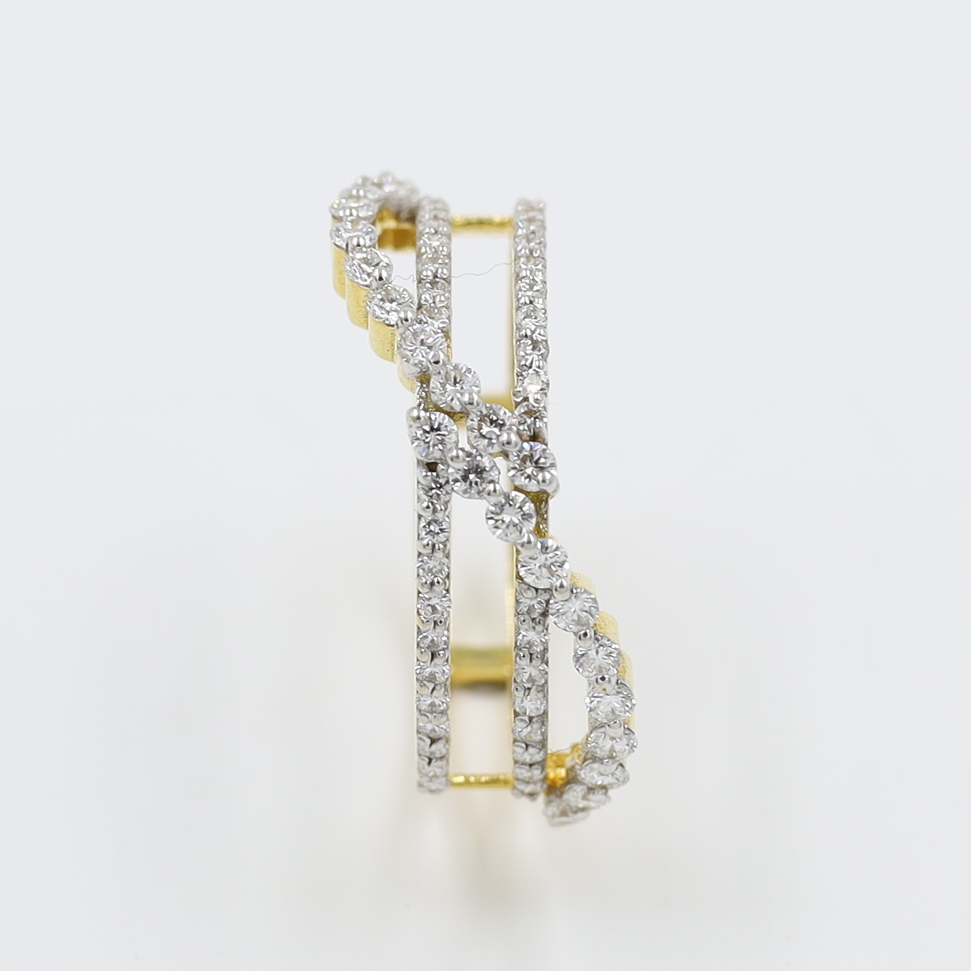 18Kt Yellow Gold Fansy Natural Diamond Ring Perfect For Your Loved Ones