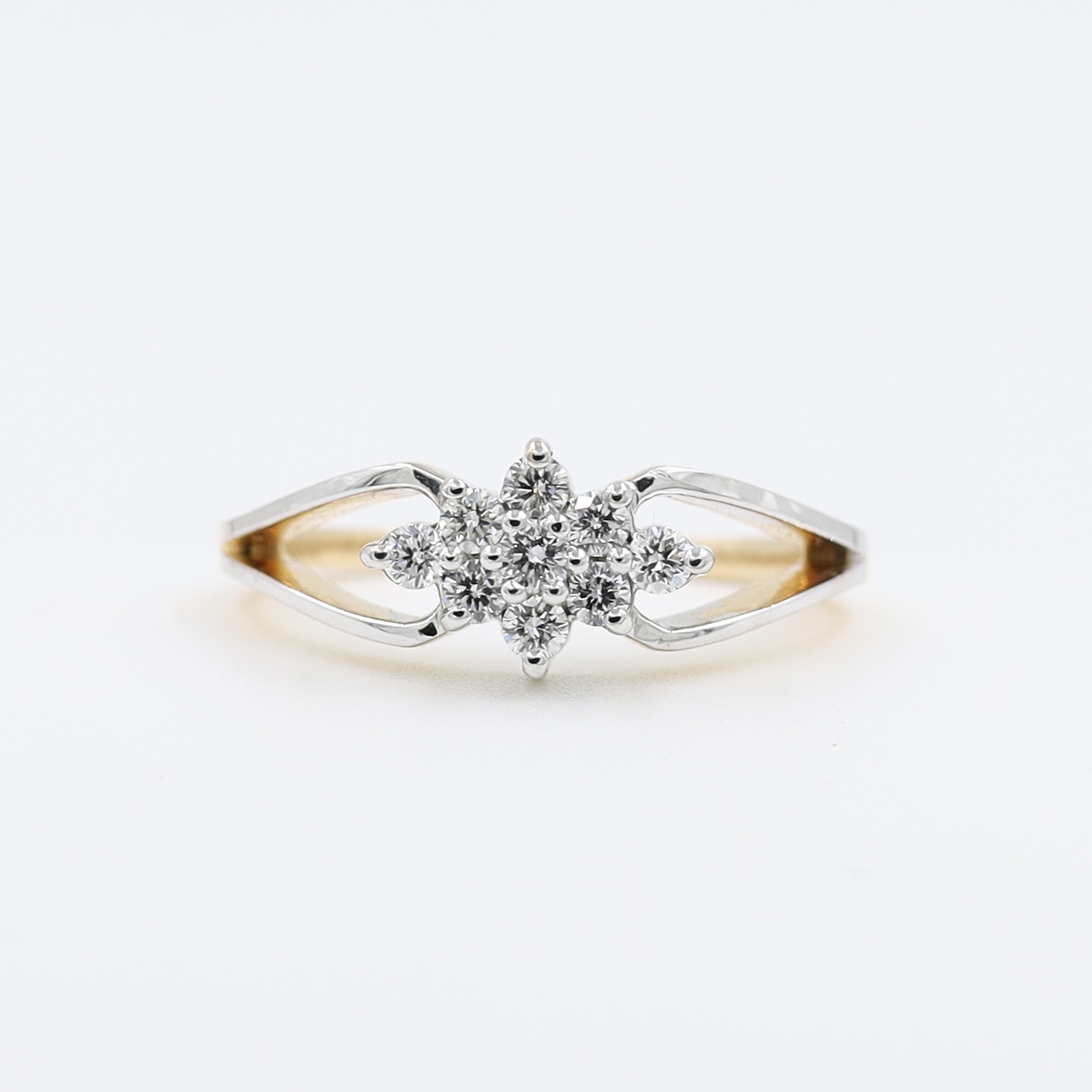 14Kt Beautifully Crafted Rose Gold Natural Daimond Ring