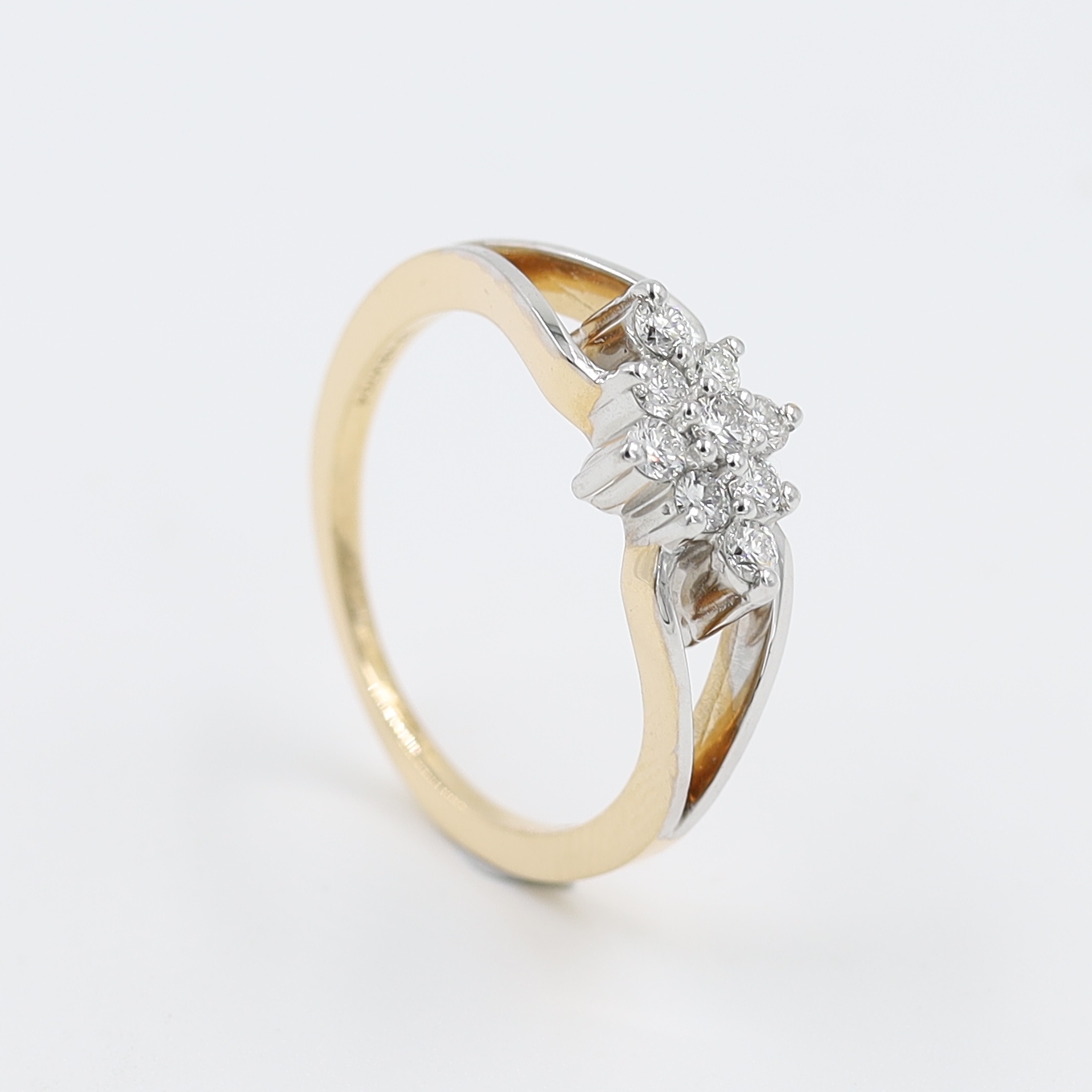 14Kt Beautifully Crafted Rose Gold Natural Daimond Ring