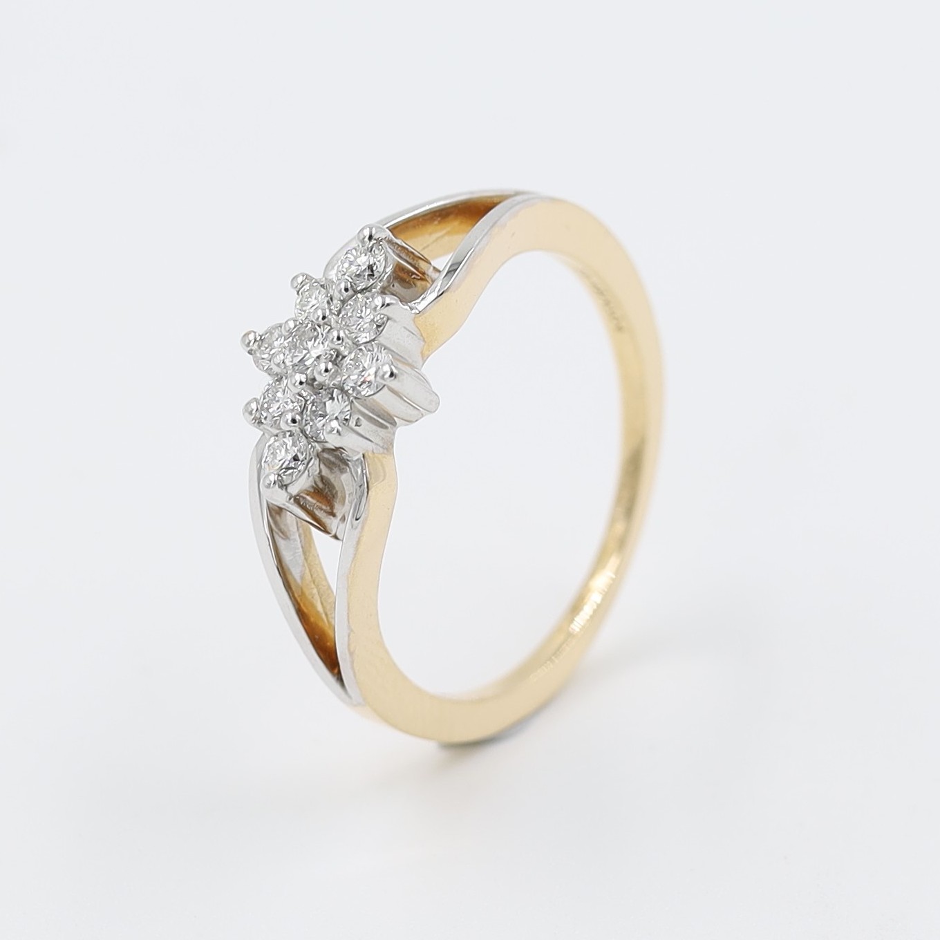 14Kt Beautifully Crafted Rose Gold Natural Daimond Ring