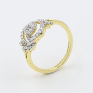 18Kt Yellow Gold Diamond Ring With Pressure Diamond Work