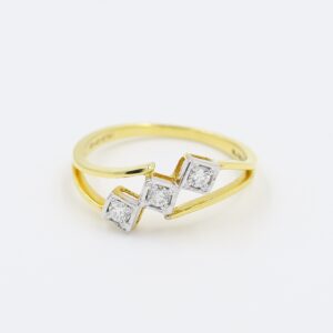 14Kt Yellow Gold Ring With Three Diamond Square On Top