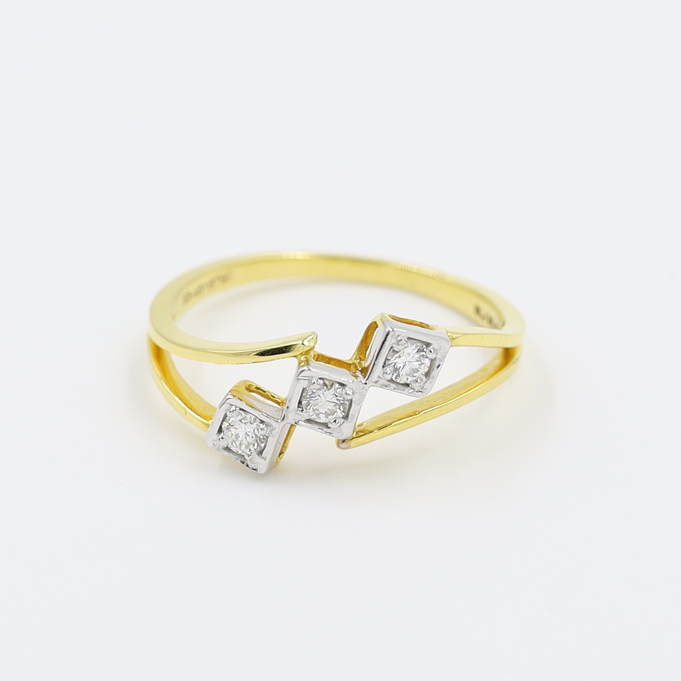 14Kt Yellow Gold Ring With Three Diamond Square On Top