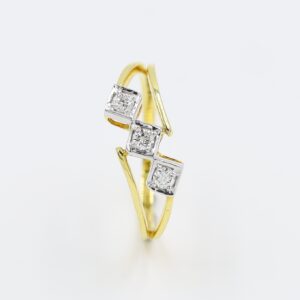 14Kt Yellow Gold Ring With Three Diamond Square On Top