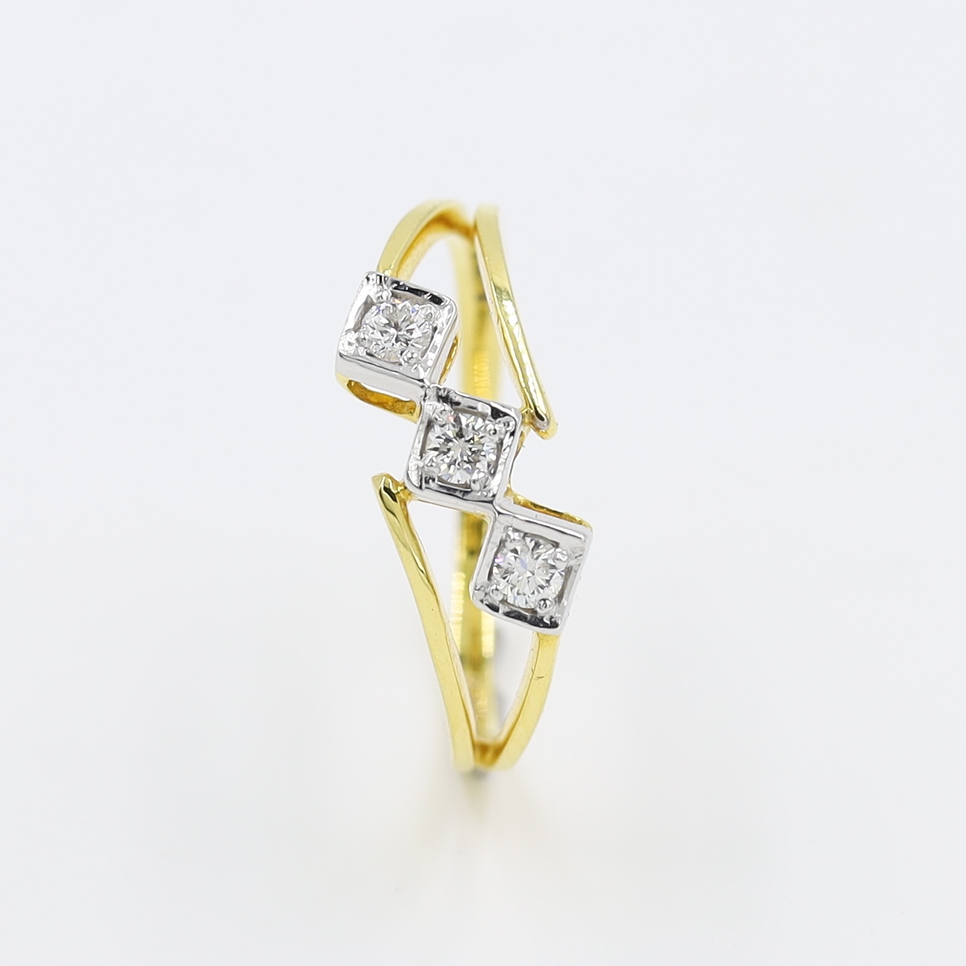 14Kt Yellow Gold Ring With Three Diamond Square On Top