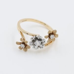 14Kt Rose Gold Ring With Three Flowers On Top