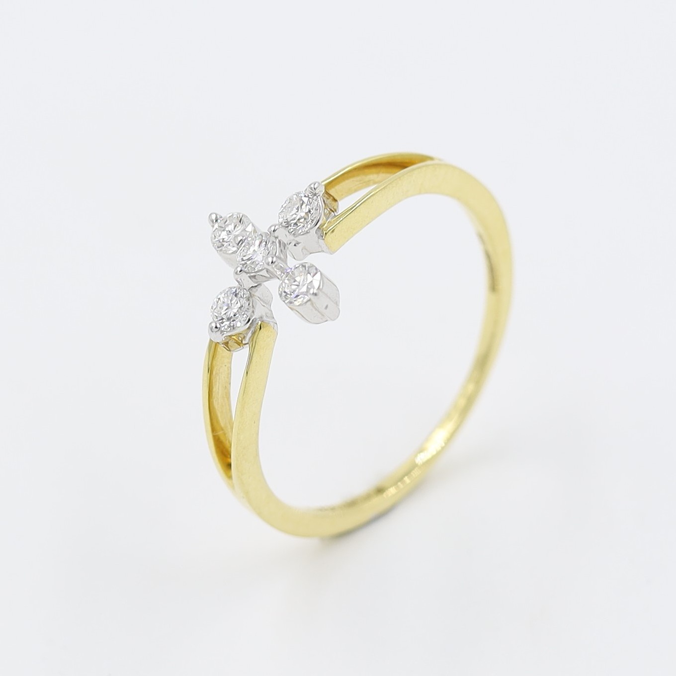 14Kt Yellow Gold Flower Style Natural Diamon Ring with Side Double Side Line