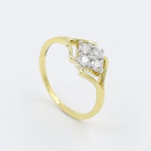 14Kt Yellow Gold Rhombus Sape Diamond Ring With Side Border