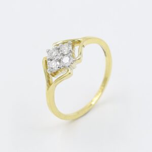 14Kt Yellow Gold Rhombus Sape Diamond Ring With Side Border