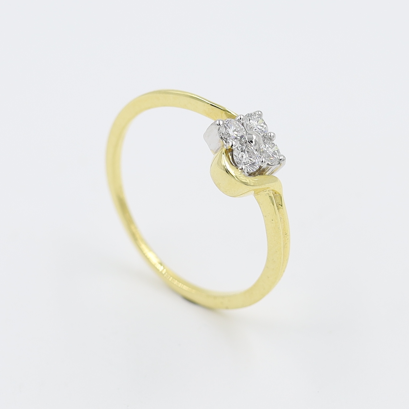 14Kt Gold Ring With Natural Diamond