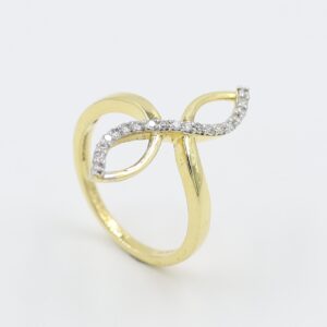 18Kt Yellow Gold Fansy Diamond Ring