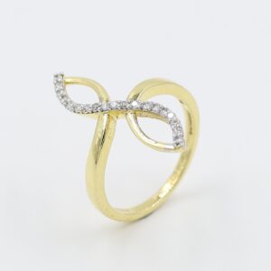18Kt Yellow Gold Fansy Diamond Ring