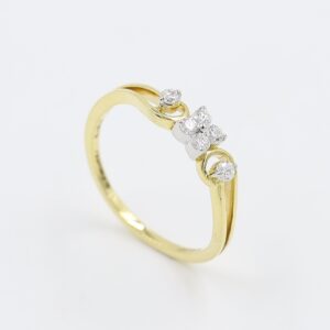 14kt Yellow Gold Delicate Light Weight Daimond Ring