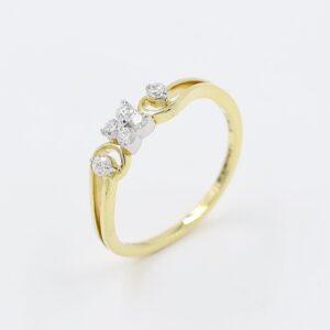 14kt Yellow Gold Delicate Light Weight Daimond Ring