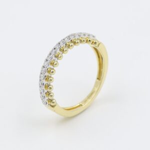 14kt Yellow Gold Ring With Diamond Line On It