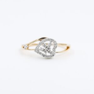 14kt Rose Gold Designer Ring Stuuded With Natral Diamonds