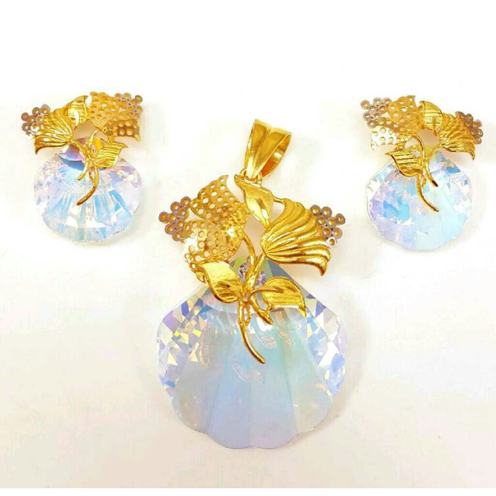 Indian ladies special swrosky pendant set