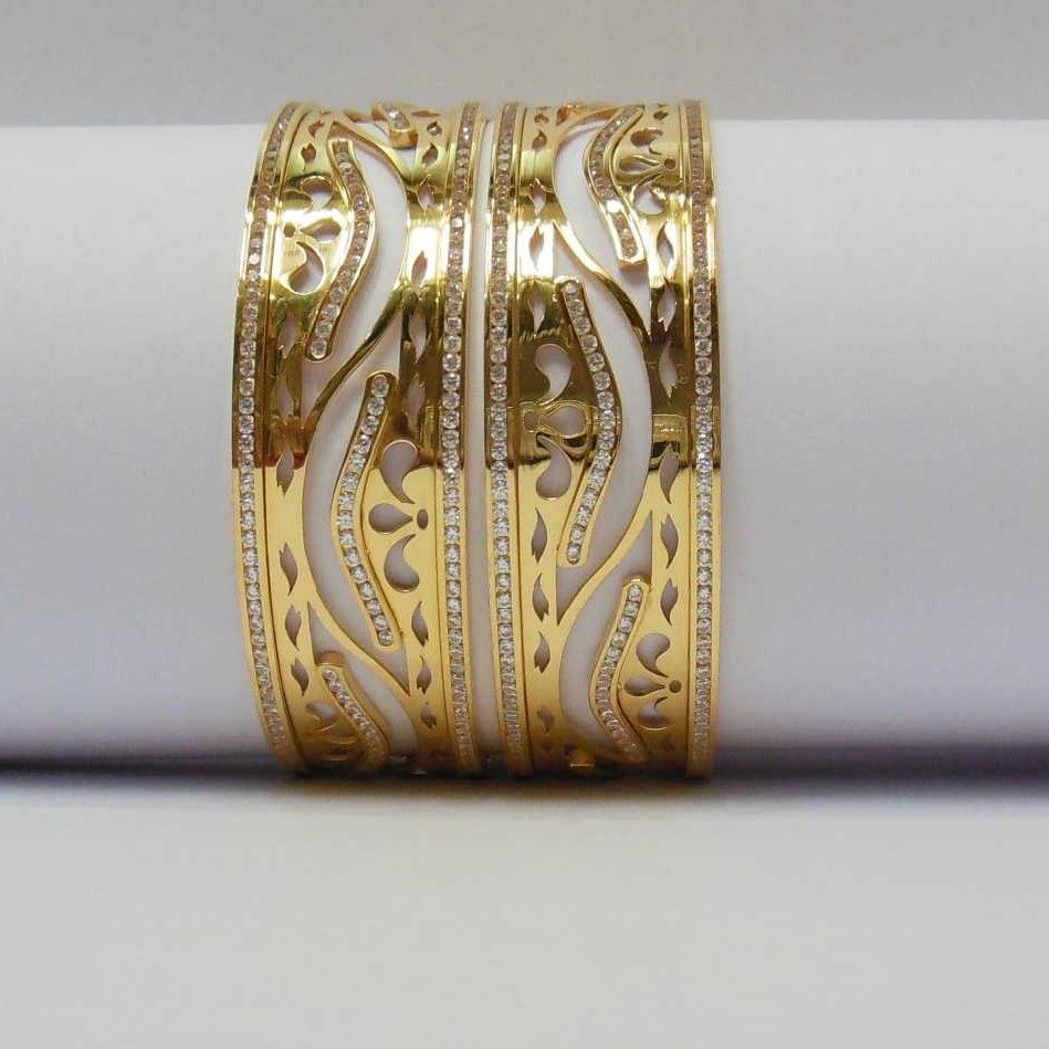 Modern 916 Gold Laser CNC CZ Stone Attractive Bangles