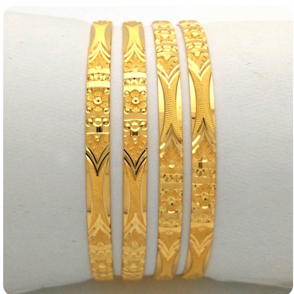 GOLD HALLMARK KHILA BANGLE - HKP1108
