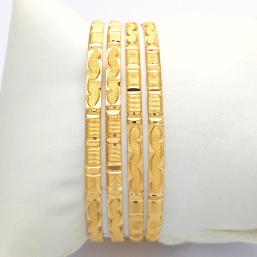 GOLD HALLMARK KANAS BANGLE - DP802