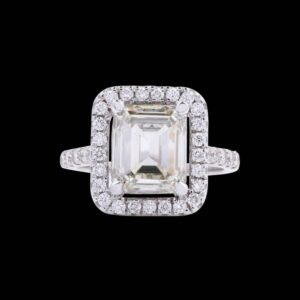 Exclusive diamond ring for women
