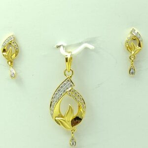 22KT Gold Diamond Pendant Set LMJ-784