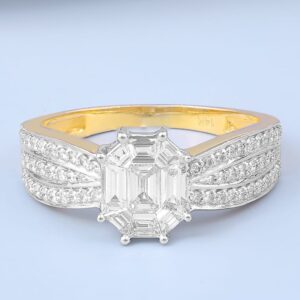 9 Pcs Pie Cut Emerald Shape Center Stone look Designer Ladies Ring