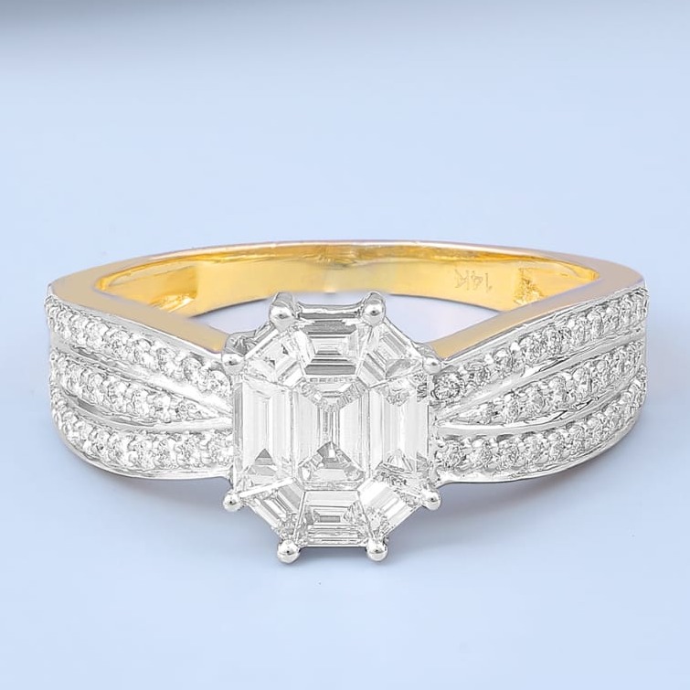9 Pcs Pie Cut Emerald Shape Center Stone look Designer Ladies Ring