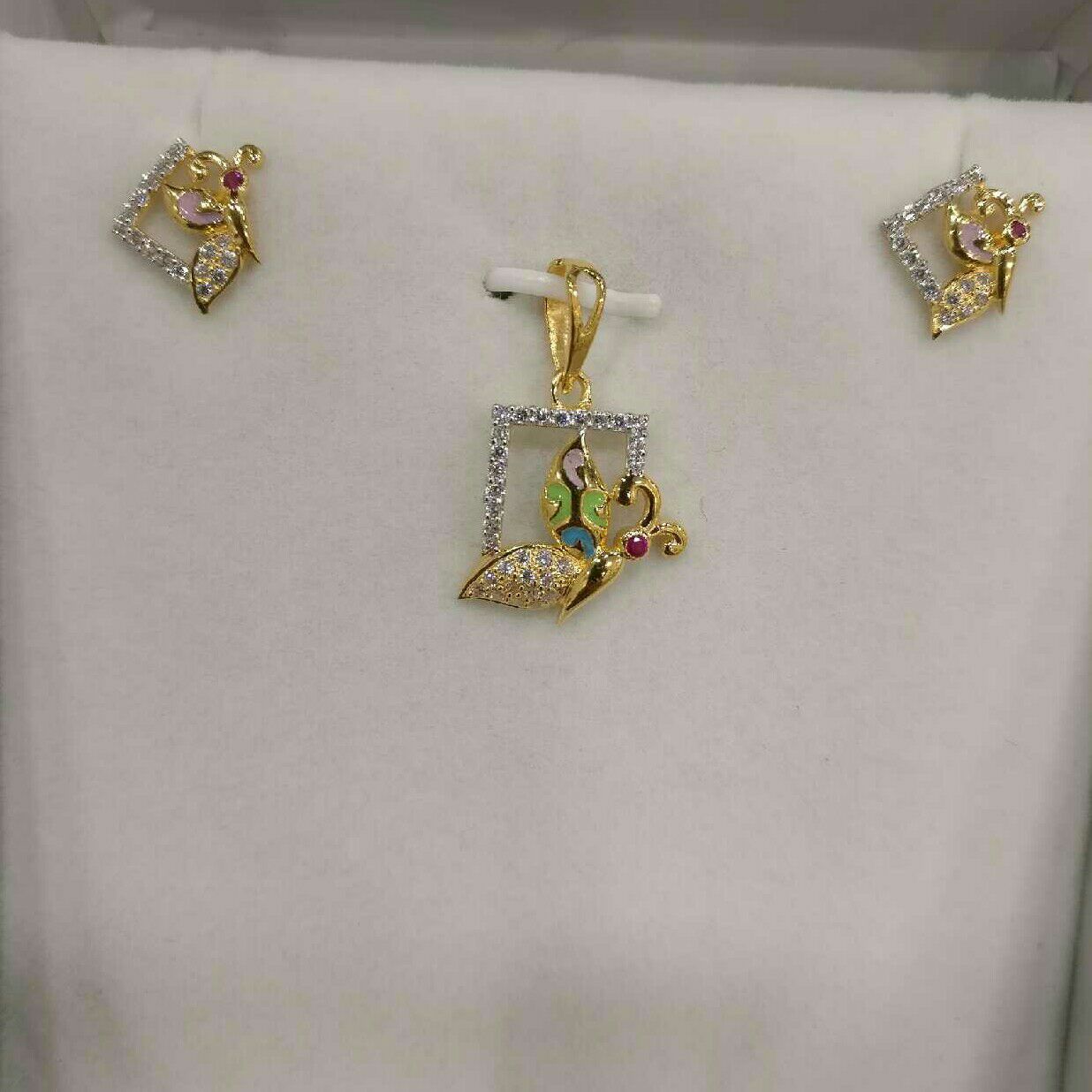 22K / 916 Gold Modern Attractive Butterfly Pendant set
