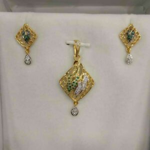 916 Gold Attractive Modern Pendant Set