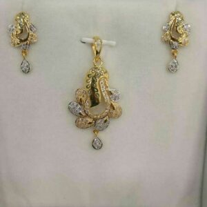 22K / 916 Antique Gold Indian Attractive Pendant Set
