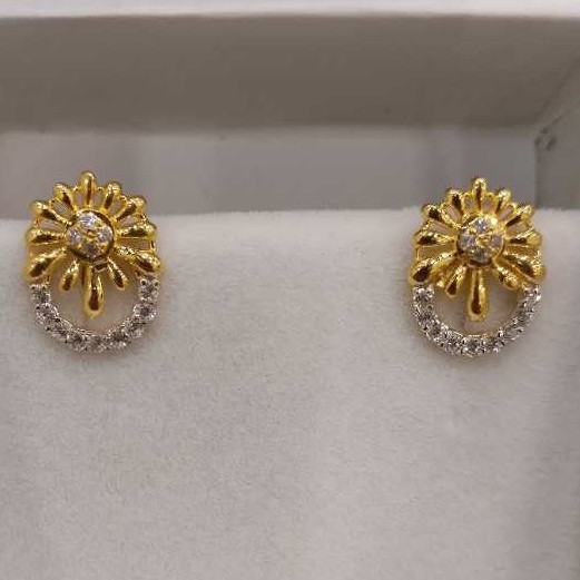 22K / 916 Gold Ladies Stylish Wedding Earrings
