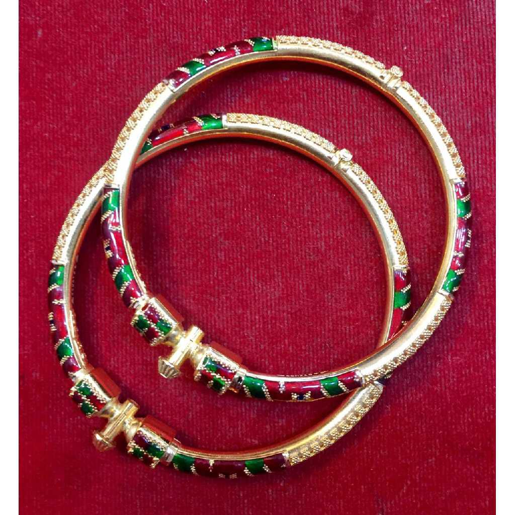 916 Gold Stylish Ladies Bangles
