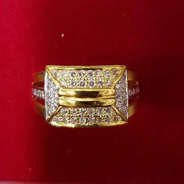 22KT Gold Stylish Diamond Ring