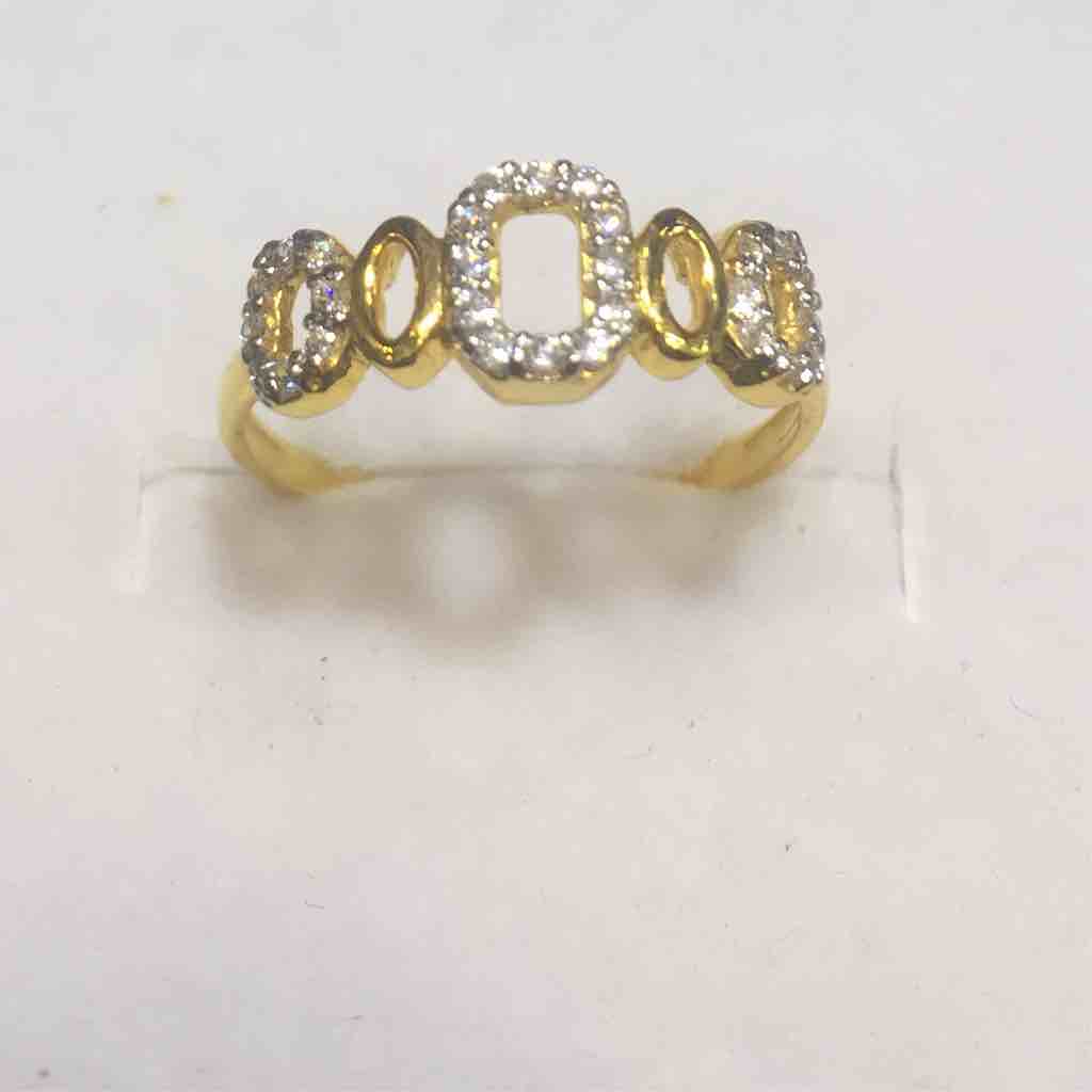 Trendy 22KT Gold Diamond Engagement Ring