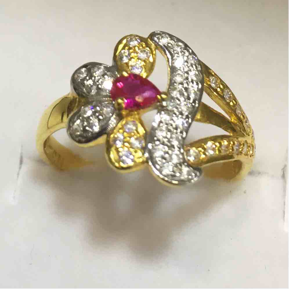 22KT Gold Diamond Stylish Ladies Ring