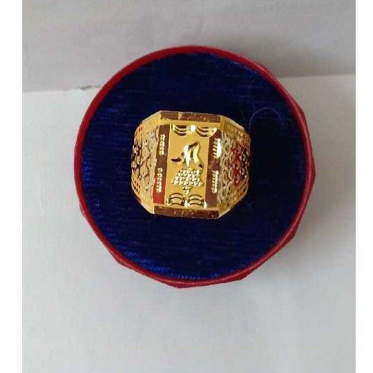 20KT Gold Stylish Gents Ring