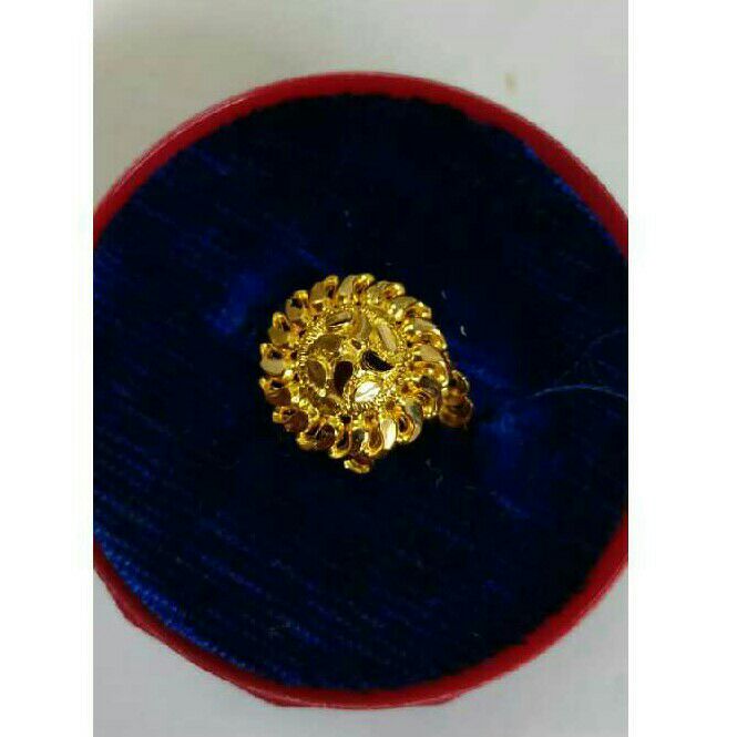 Fancy 20KT Gold  Ladies Ring