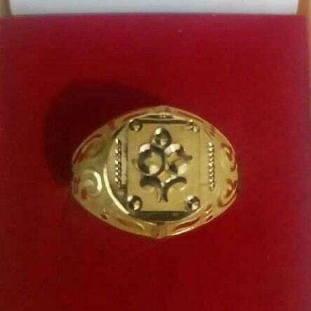 20kt Gold Designer Gents Ring