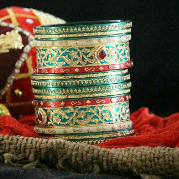 22K/916 Gold Designer Ladies Chudi