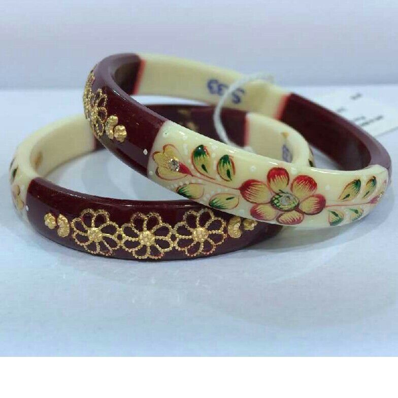 22K/916 Gold Designer Ladies Bangle