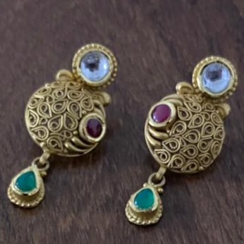 22KT Hallmark Gold Elegant Kundan Bridal Necklace Set - Image 2